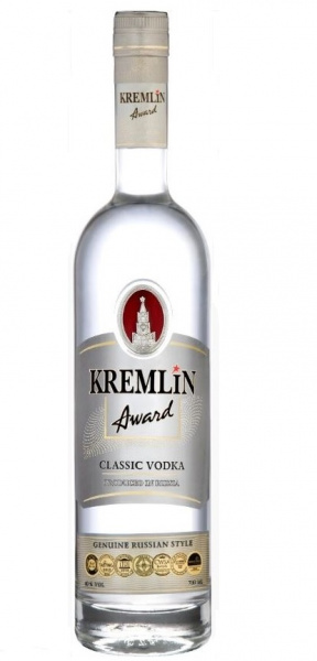 Водка Kremlin Award Classic (Кремлин Эворд) 40% 0,7л П/У+2 стопки А,1